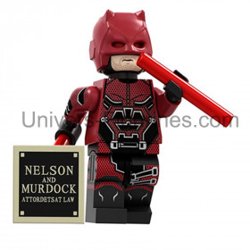 Découvrez Daredevil en figurine. Le justicier de Hell’s Kitchen en costume détaillé, idéal pour les fans Marvel et collectionneu