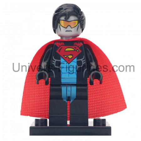 Découvrez Eradicator, le clone de Superman. Figurine DC Comics détaillée avec costume sombre et cape rouge. Parfaite pour les fa